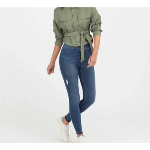 Spanx Jeans Jegging  Womens Size Small Denim Distressed Raw Hem Pull On‎ - Picture 1 of 11